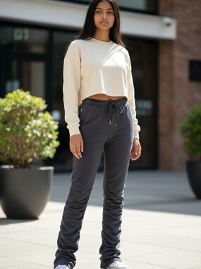 like an angel Black Ruched Drawstring Pants. Size Medium